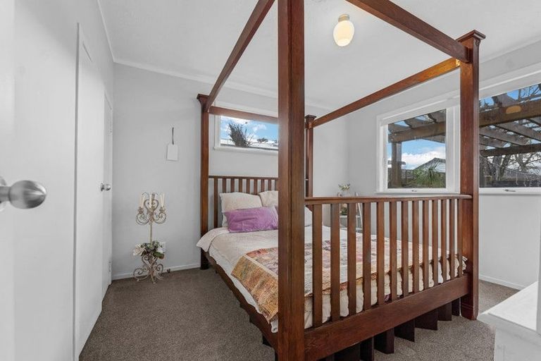 Photo of property in 84 Millbrook Road, Henderson, Auckland, 0612