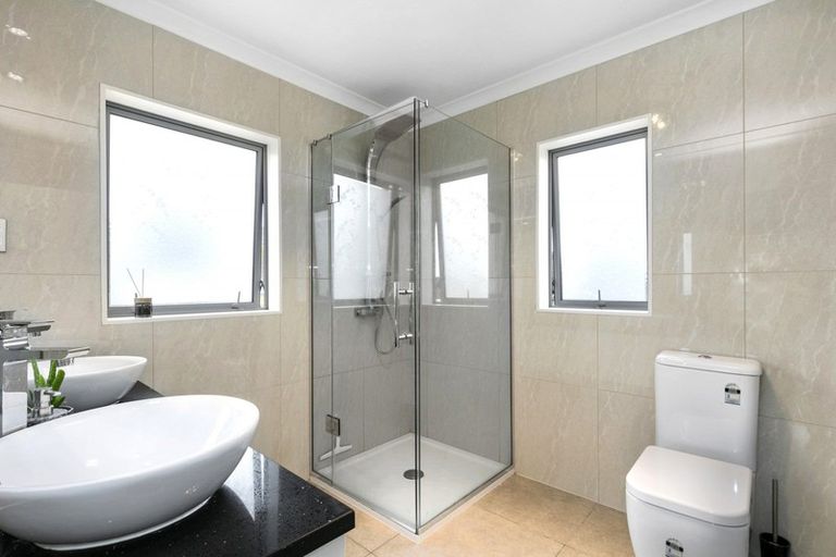 Photo of property in 60 Whites Line West, Woburn, Lower Hutt, 5010