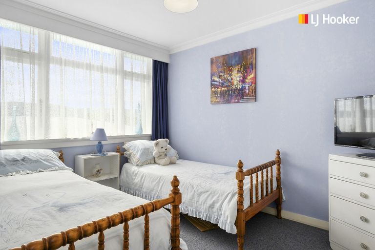 Photo of property in 121 Larnach Road, Vauxhall, Dunedin, 9013