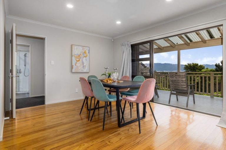 Photo of property in 30 Kinloch Place, Papakowhai, Porirua, 5024