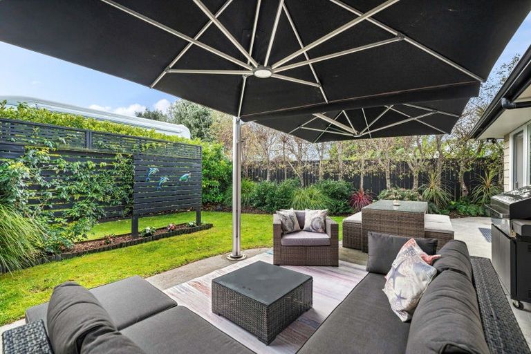 Photo of property in 25 Waitemata Drive, One Tree Point, 0118