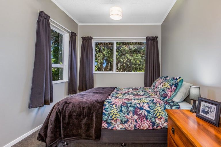 Photo of property in 33 Margaret Road, Raumati Beach, Paraparaumu, 5032