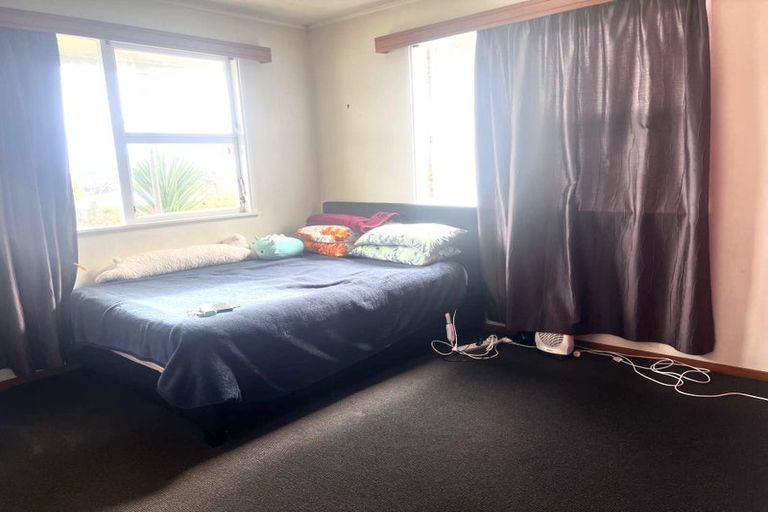 Photo of property in 12 Lewis Road, Pakuranga, Auckland, 2010