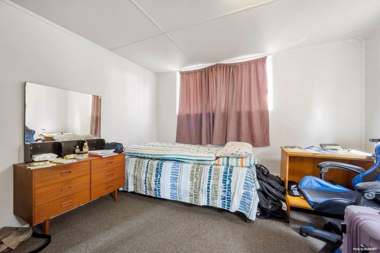 Photo of property in 8 Sabot Place, Massey, Auckland, 0614