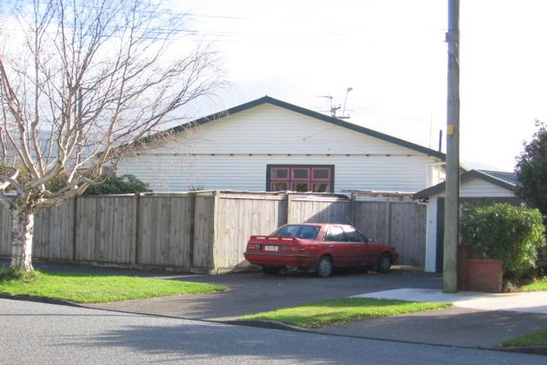 Photo of property in 1 Norton Park Avenue, Fairfield, Lower Hutt, 5011