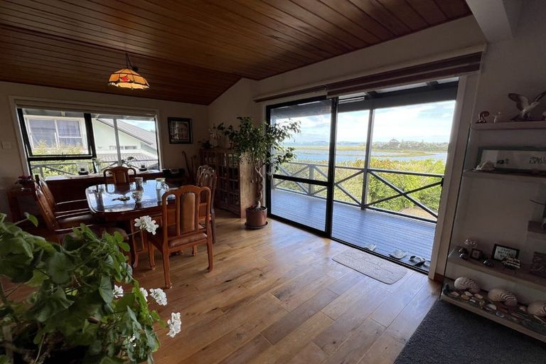 Photo of property in 17 Constable Lane, West Harbour, Auckland, 0618