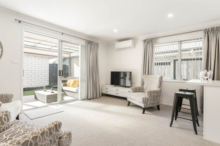 Photo of property in 15 Crest Way, Papamoa, 3118