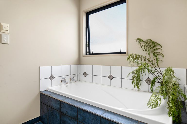 Photo of property in 5 Spruce Close, Alexandra, 9320