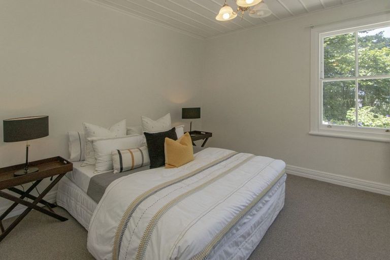 Photo of property in 21 Milton Road, Bluff Hill, Napier, 4110