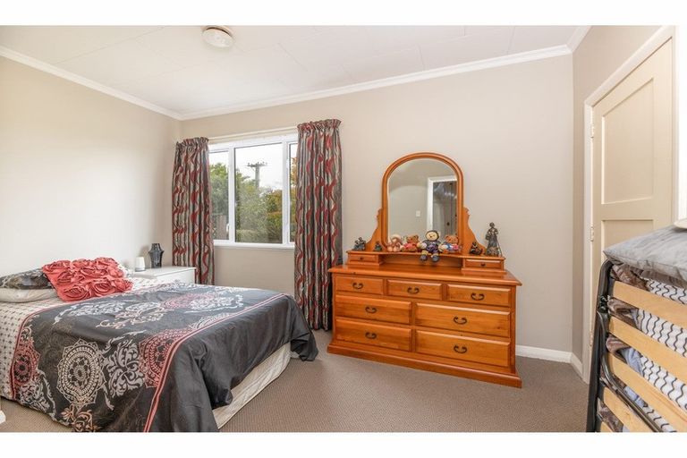 Photo of property in 11 Pannell Avenue, Wainoni, Christchurch, 8061