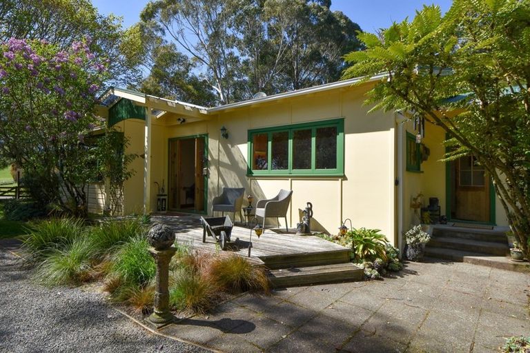 Photo of property in 1049 Longbush Road, Longbush, Masterton, 5884