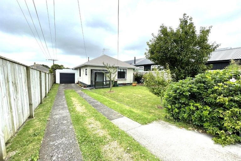 Photo of property in 57 Fitzroy Road, Fitzroy, New Plymouth, 4312