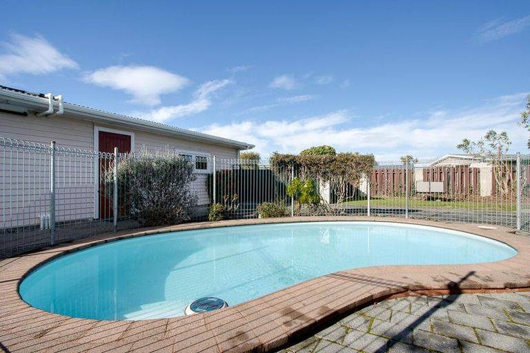 Photo of property in 17 Merton Crescent, Pirimai, Napier, 4112