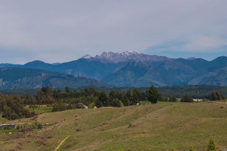 Photo of property in 24 Tirohanga Moana Way, Tasman, 7175