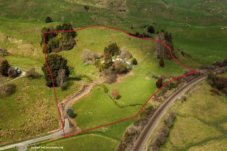 Photo of property in 19 Gordon Terrace, Hunterville, 4730