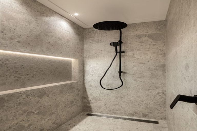 Photo of property in 71 Oak Road, Poraiti, Napier, 4112