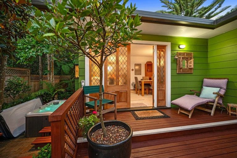 Photo of property in 71a Rangatira Road, Beach Haven, Auckland, 0626