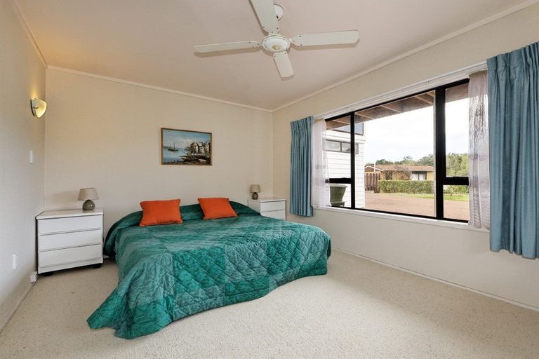 Photo of property in 172 Wiseley Road, West Harbour, Auckland, 0618