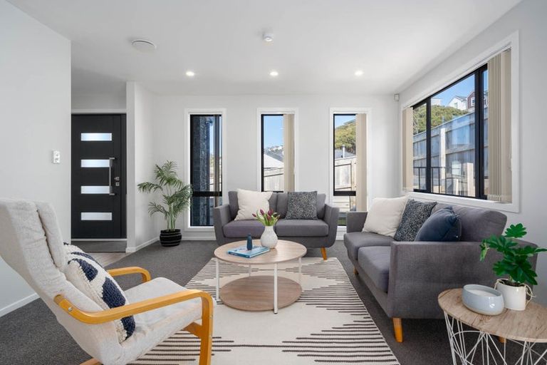 Photo of property in 11 Topsail Way, Whitby, Porirua, 5024