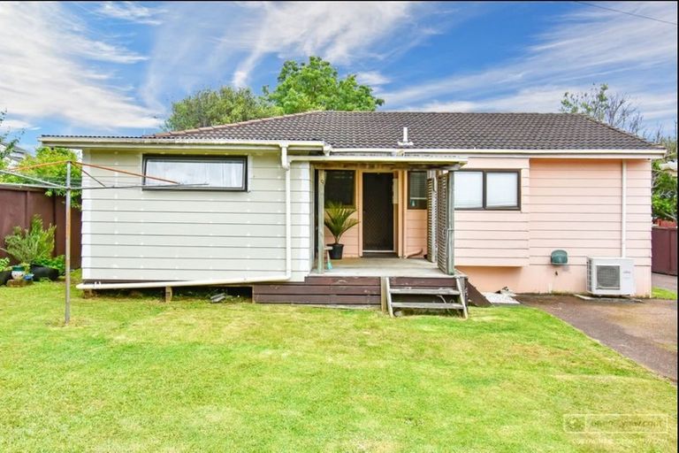 Photo of property in 80 Everglade Drive, Goodwood Heights, Auckland, 2105