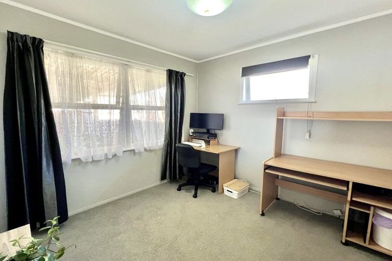 Photo of property in 9 Alf Walker Place, Papakura, 2110