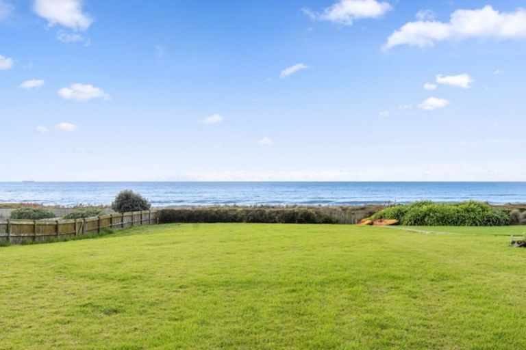 Photo of property in 207 Papamoa Beach Road, Papamoa Beach, Papamoa, 3118