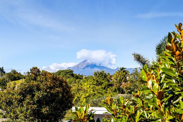 Photo of property in 15c Anderson Way, Highlands Park, New Plymouth, 4312