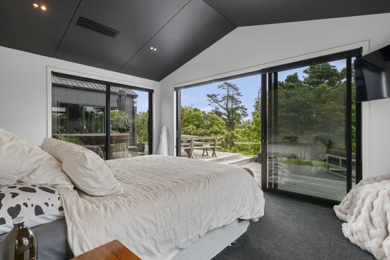 Photo of property in 9b Cross Street, Lepperton, New Plymouth, 4373