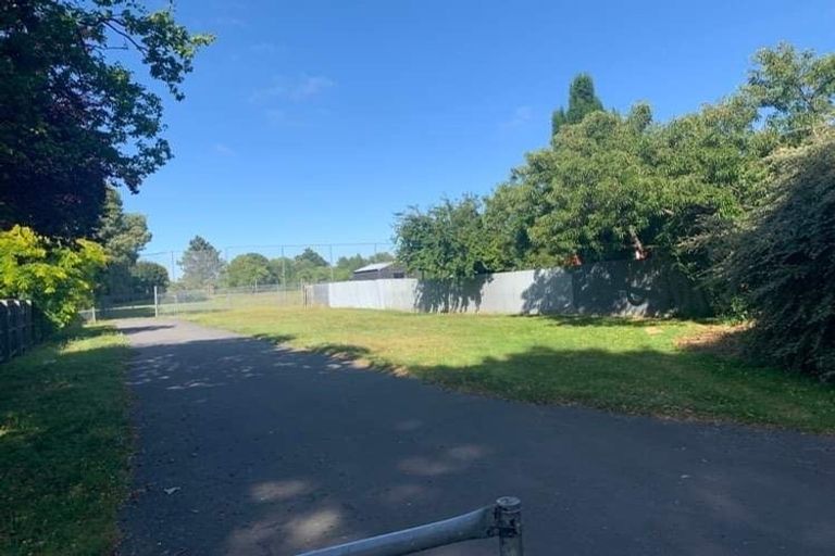Photo of property in 33 Guildford Street, Burnside, Christchurch, 8053