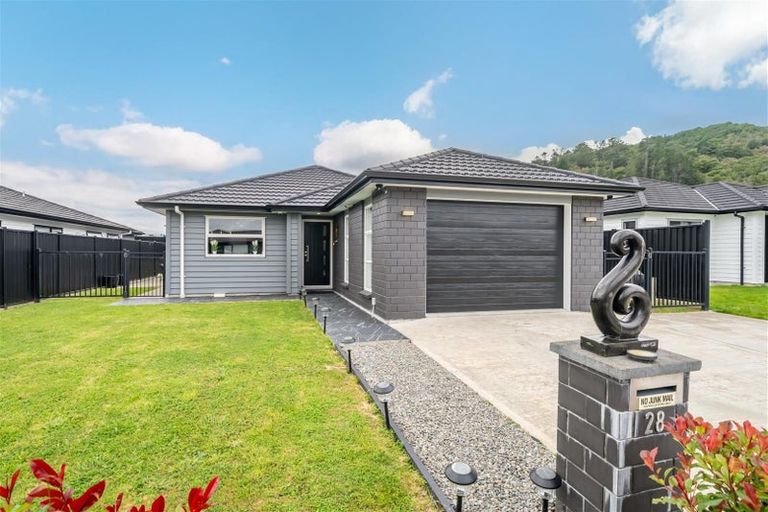 Photo of property in 28 Fenwick Crescent, Wallaceville, Upper Hutt, 5018