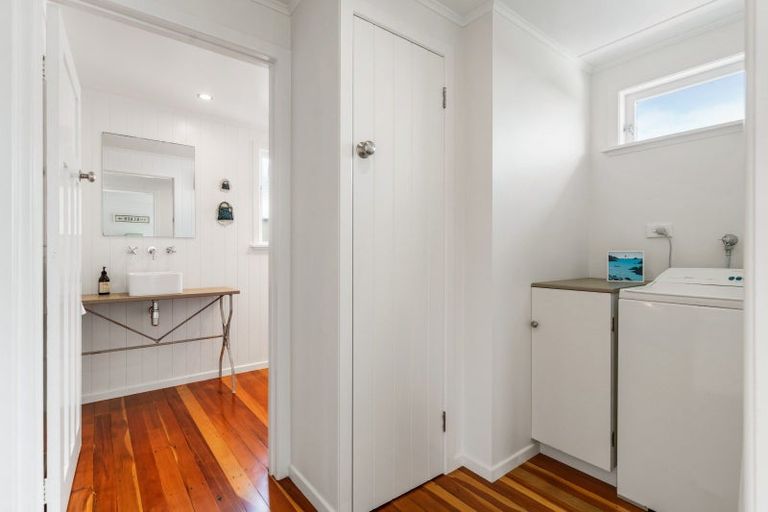 Photo of property in 205a Ocean Road, Whangamata, 3620