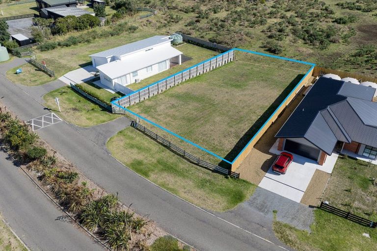 Photo of property in 19 Waitarere Rise Avenue, Waitarere Beach, Levin, 5510