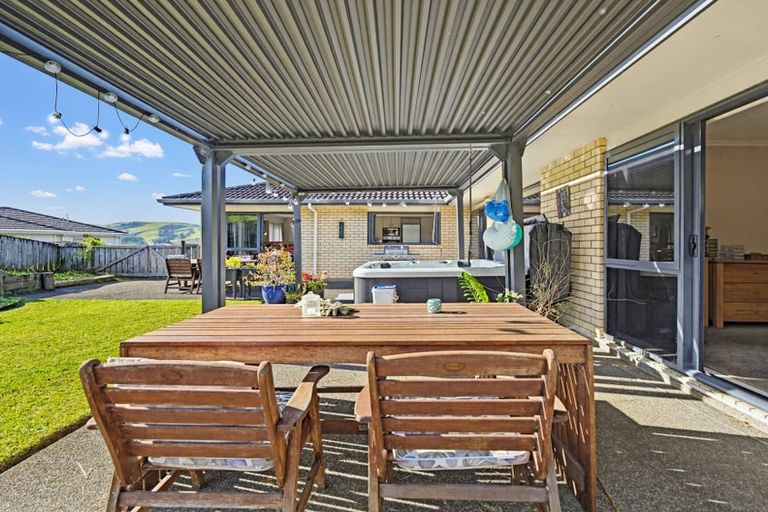 Photo of property in 40 Te Kauri Place, Helensville, 0800