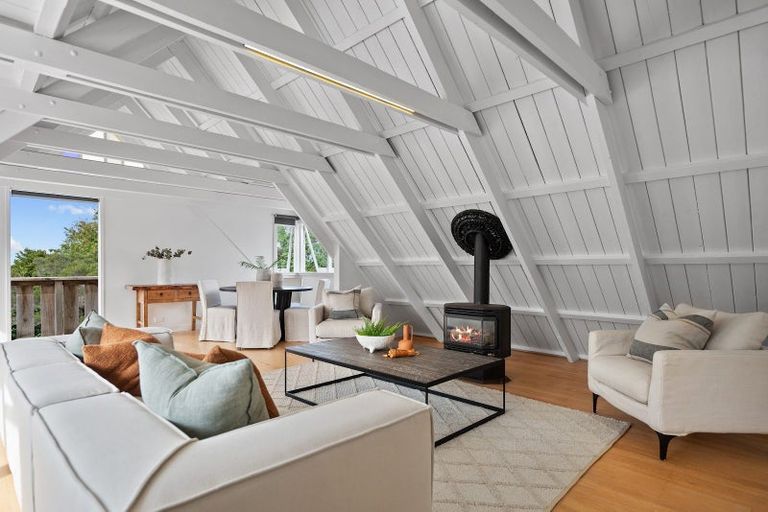 Photo of property in 194 Onewa Road, Birkenhead, Auckland, 0626