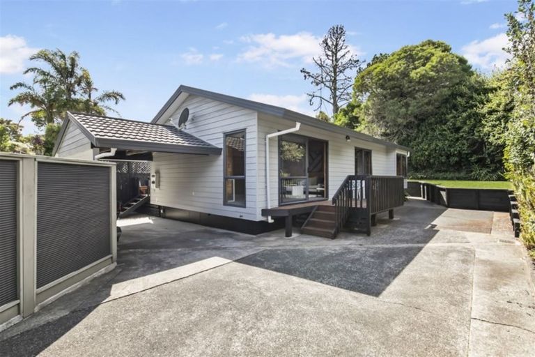 Photo of property in 39 Catalina Crescent, Forrest Hill, Auckland, 0620