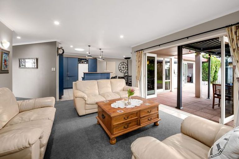 Photo of property in 76 Saint James Drive, Huntington, Hamilton, 3210