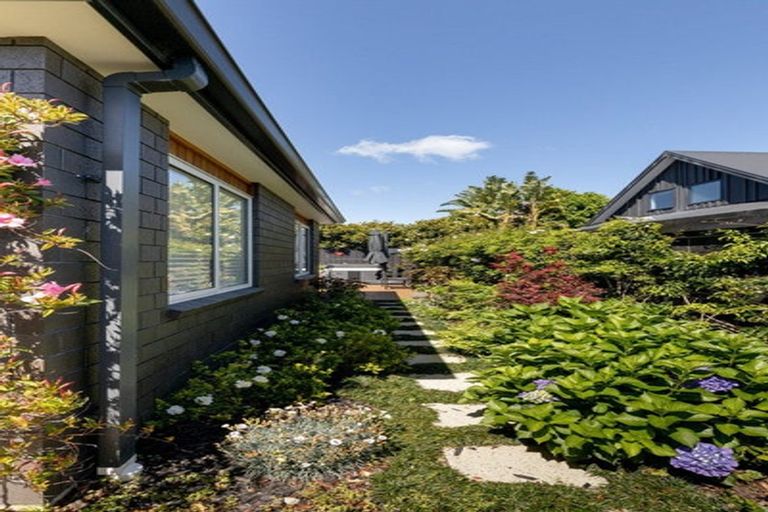 Photo of property in 73 Bert Wall Drive, Omokoroa, 3114