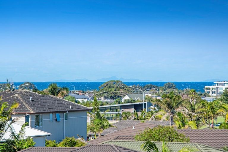 Photo of property in 31 Grand Drive, Orewa, 0931