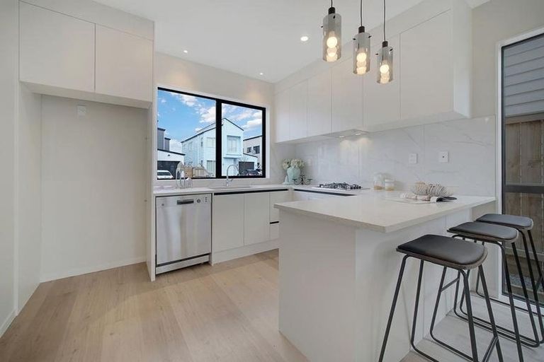 Photo of property in 82 Bellbird Street, Papakura, 2110