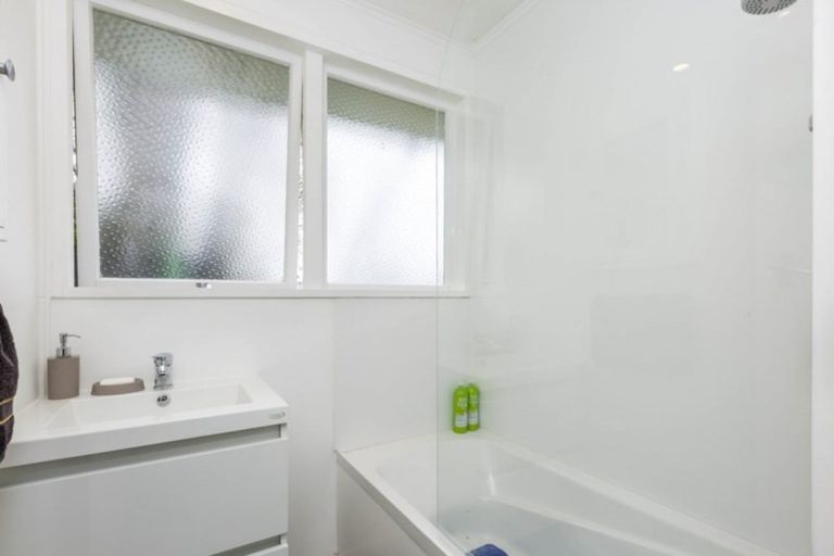 Photo of property in 1/1 Heretaunga Square, Silverstream, Upper Hutt, 5019