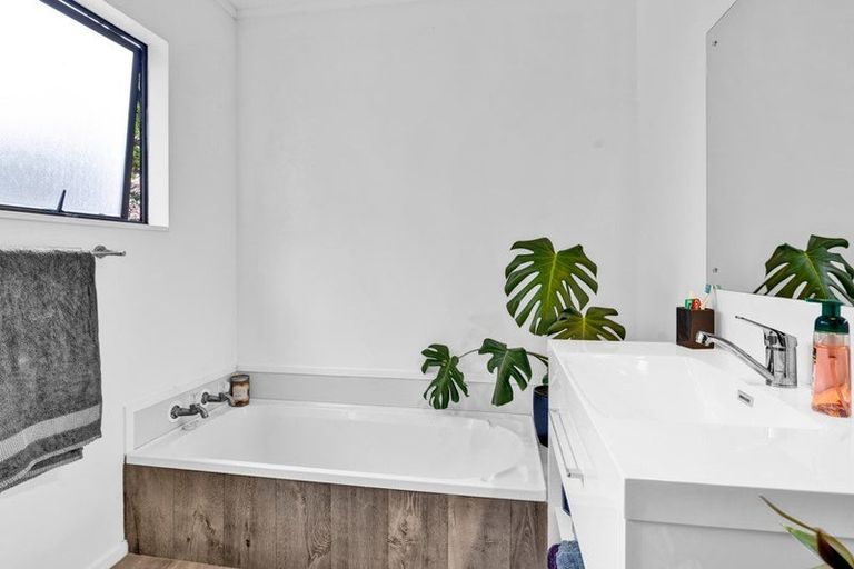 Photo of property in 464a Normanby Road, Okaiawa, Hawera, 4671