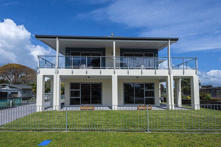 Photo of property in 2 Graham Street, One Tree Point, 0118