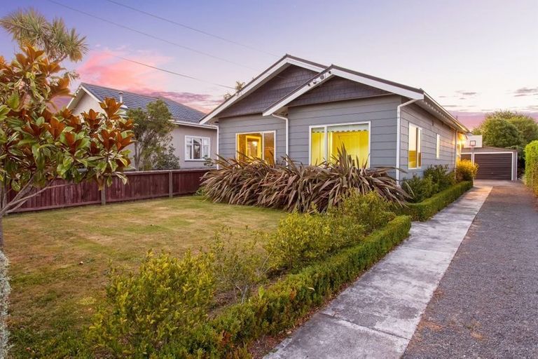Photo of property in 27 Somerfield Street, Somerfield, Christchurch, 8024