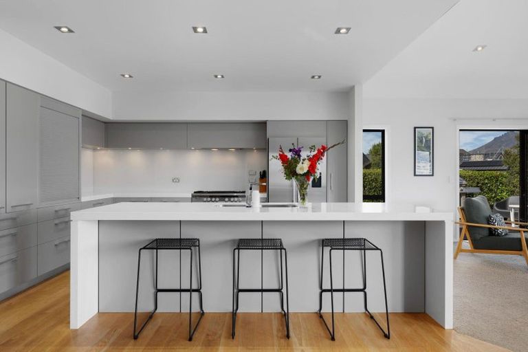 Photo of property in 4 Kinross Lane, Jacks Point, Queenstown, 9371