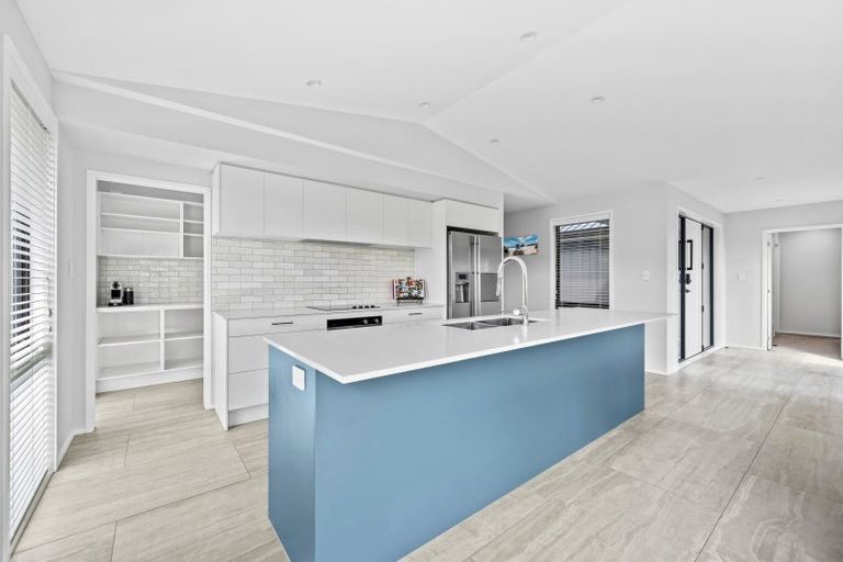 Photo of property in 2 William Gilbert Drive, Mangawhai, 0505