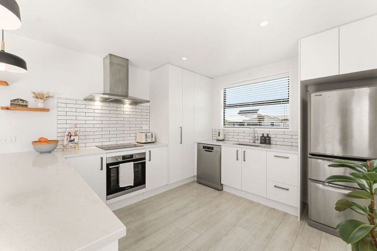 Photo of property in 1 Chrysler Street, Papamoa, 3118
