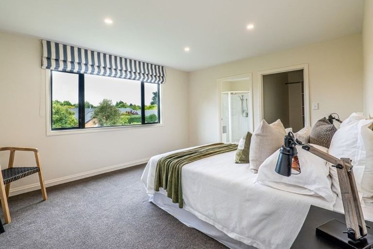 Photo of property in 321 Gardiners Road, Harewood, Christchurch, 8051