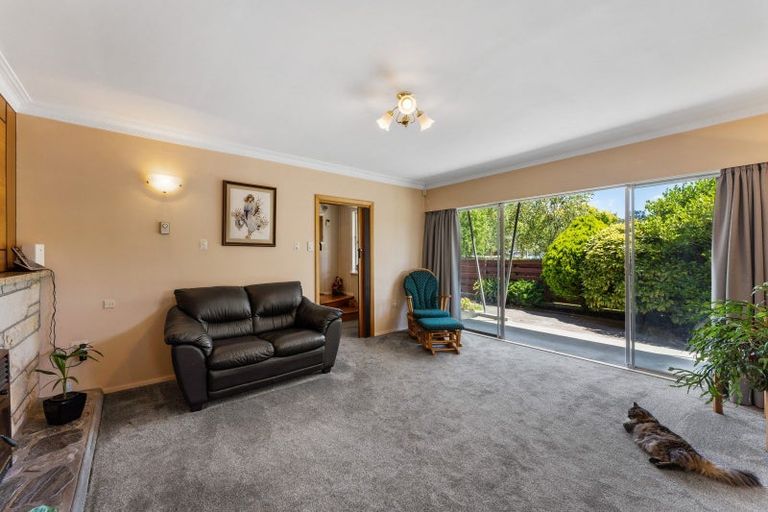 Photo of property in 18a Hawthorn Crescent, Stokes Valley, Lower Hutt, 5019