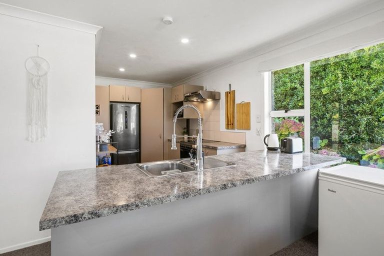 Photo of property in 10 Parris Street, Moturoa, New Plymouth, 4310