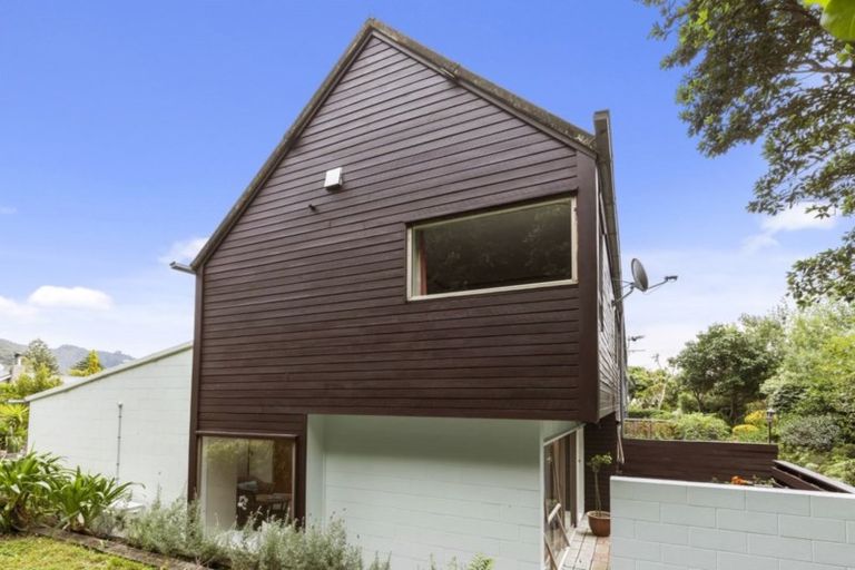 Photo of property in 4/249 Muritai Road, Eastbourne, Lower Hutt, 5013